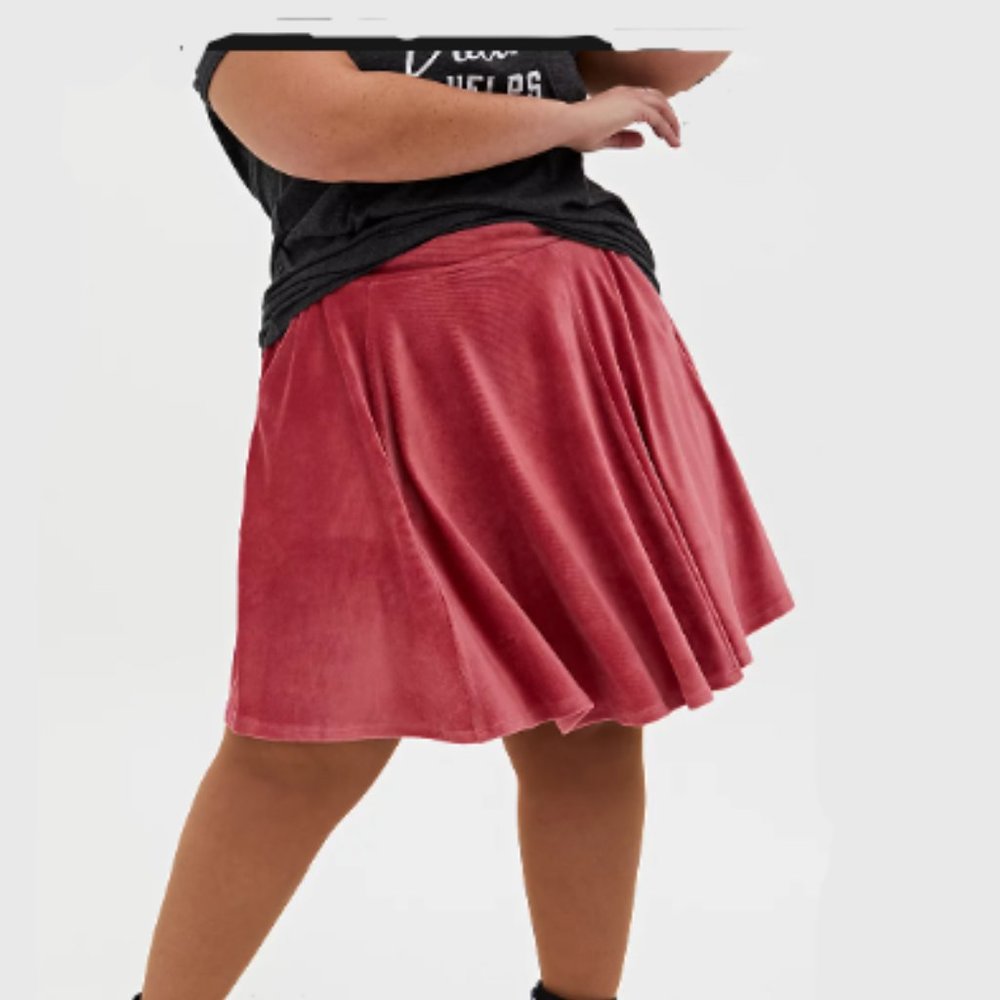 NWT Torrid Antique Red Circle Skirt